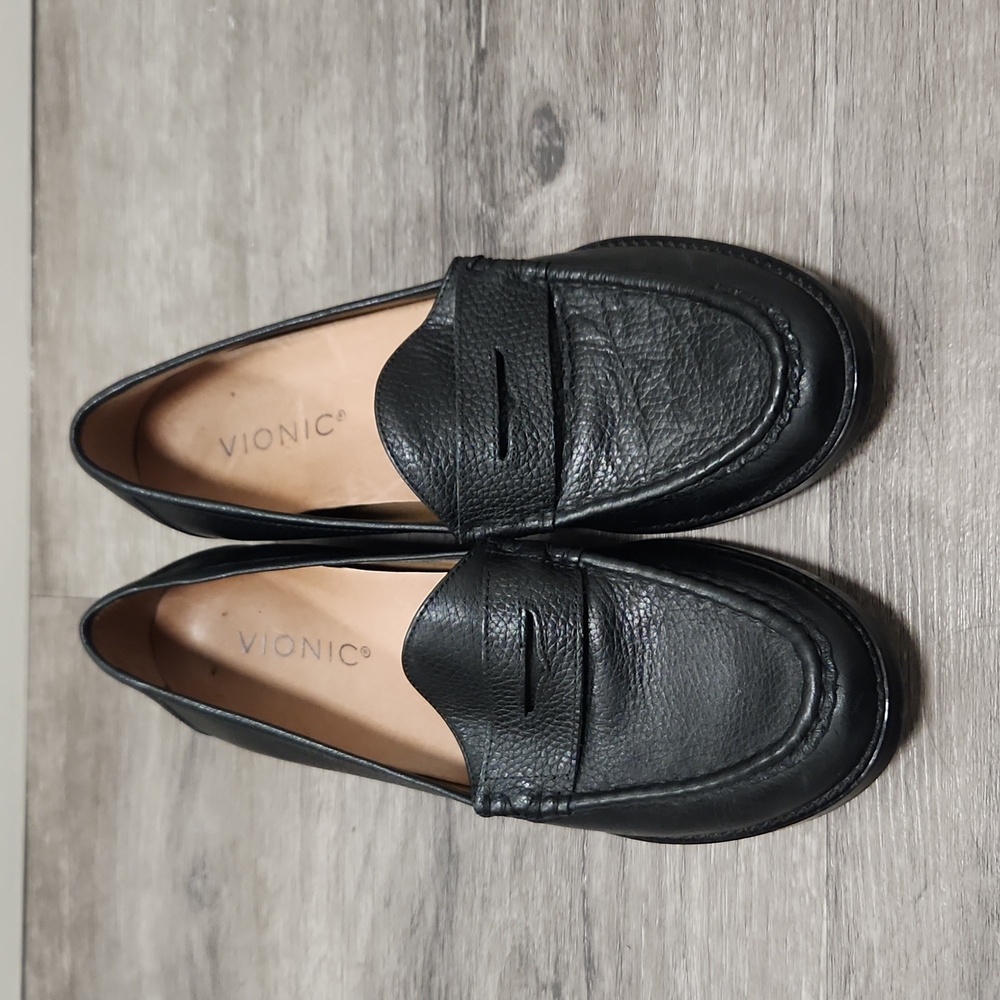 Vionic Wise Waverly Tumbled Leather Penny Loafer black size 7